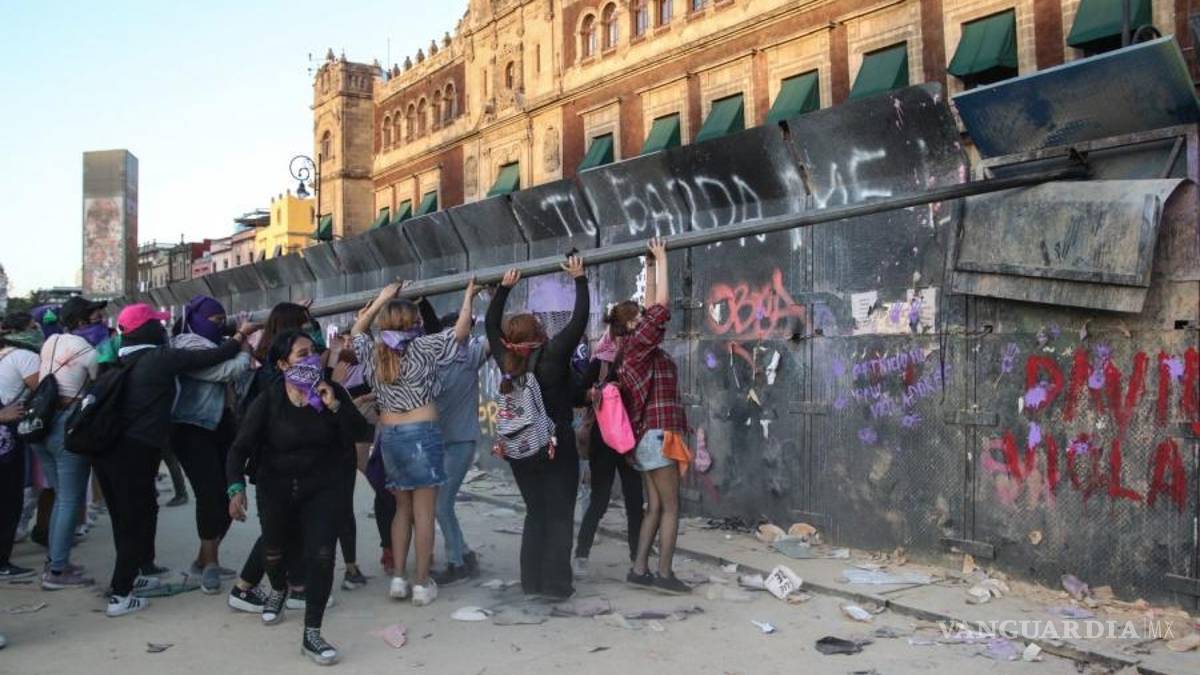 8M: Entre el dolor y la rabia con el grito de “Ni una más” miles de mujeres toman las calles en México (fotos)