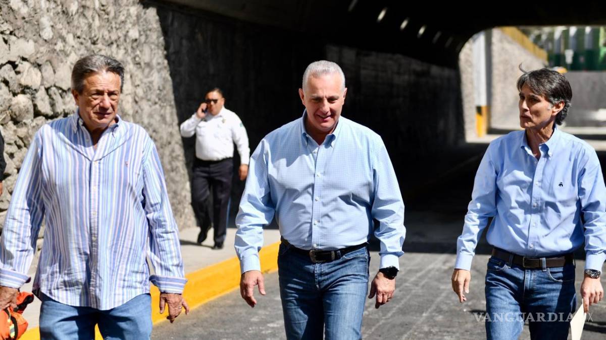 Tras fuertes lluvias, abren circulación del paso a desnivel de la calle Comonfort en Torreón