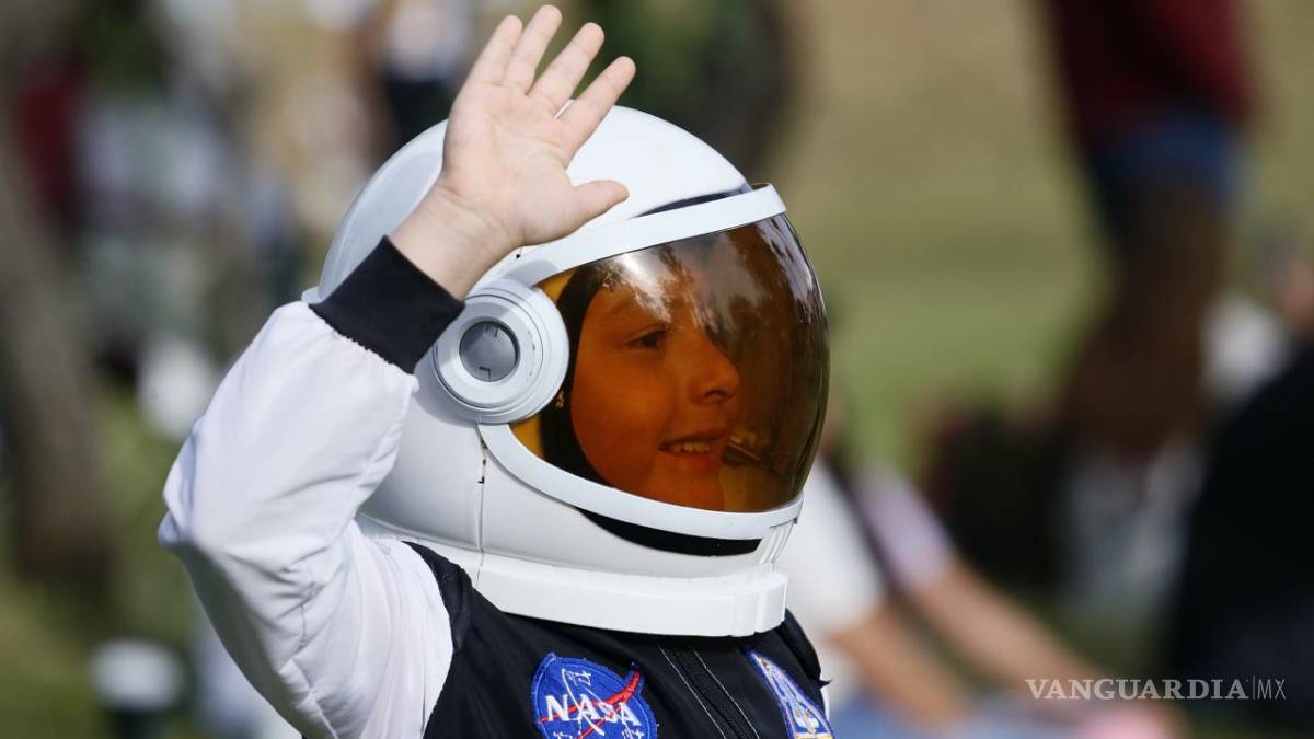 Así cautiva, maravilla y asombra el eclipse solar desde Mazatlán hasta la isla de Terranova (fotos)