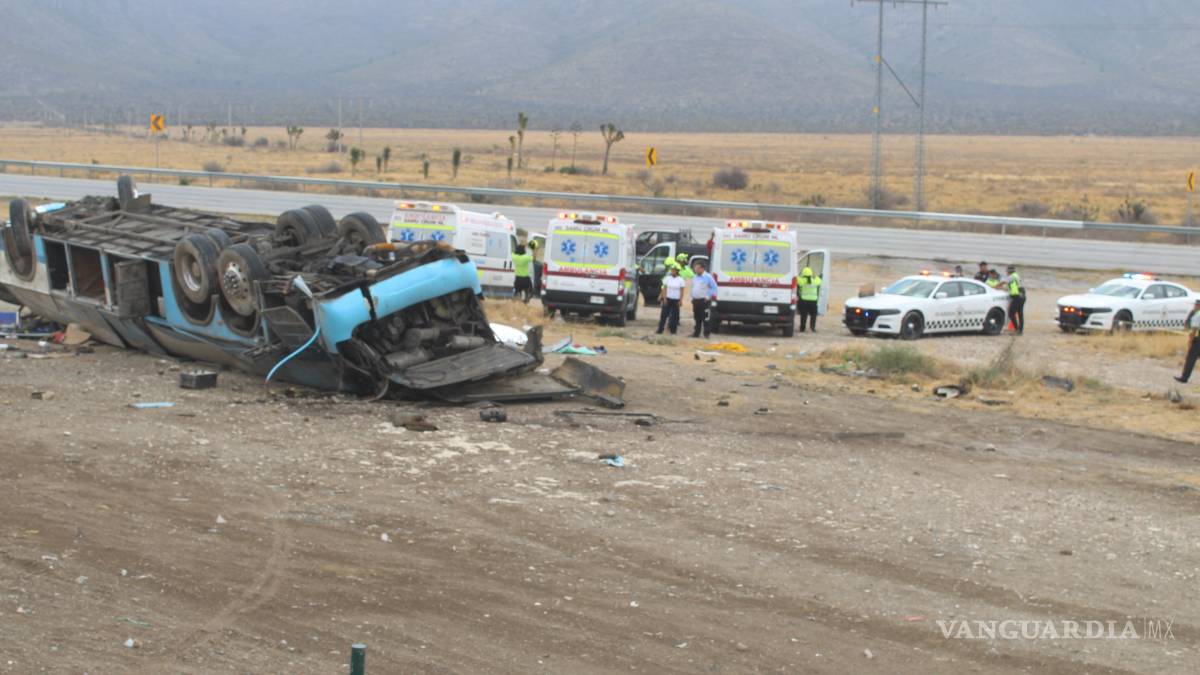 Camionazo mata a tres comerciantes de Monclova; hay 16 heridos