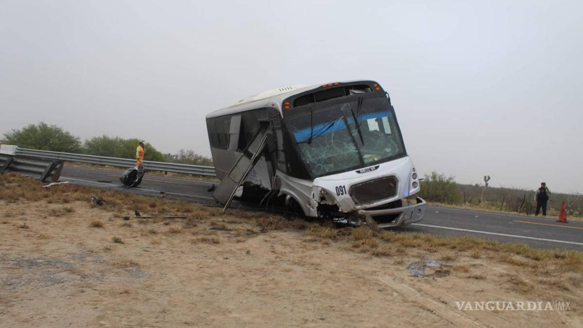 Accidente de camión en carretera Monclova deja 8 heridos; pierde neumático rumbo a Ramos Arizpe