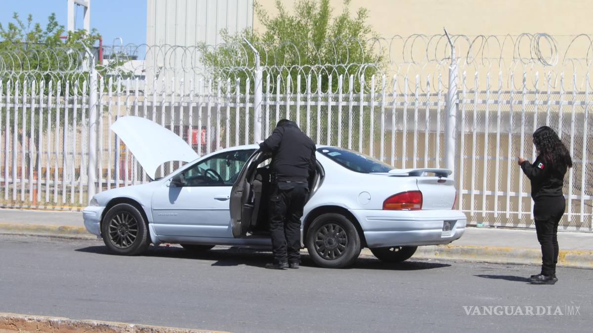 Auto se descompone y no llegan al hospital; hombre se les muere, en Saltillo