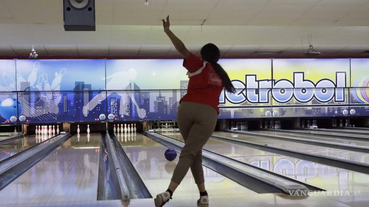 Compiten coahuilenses en el Pre-estatal de Boliche