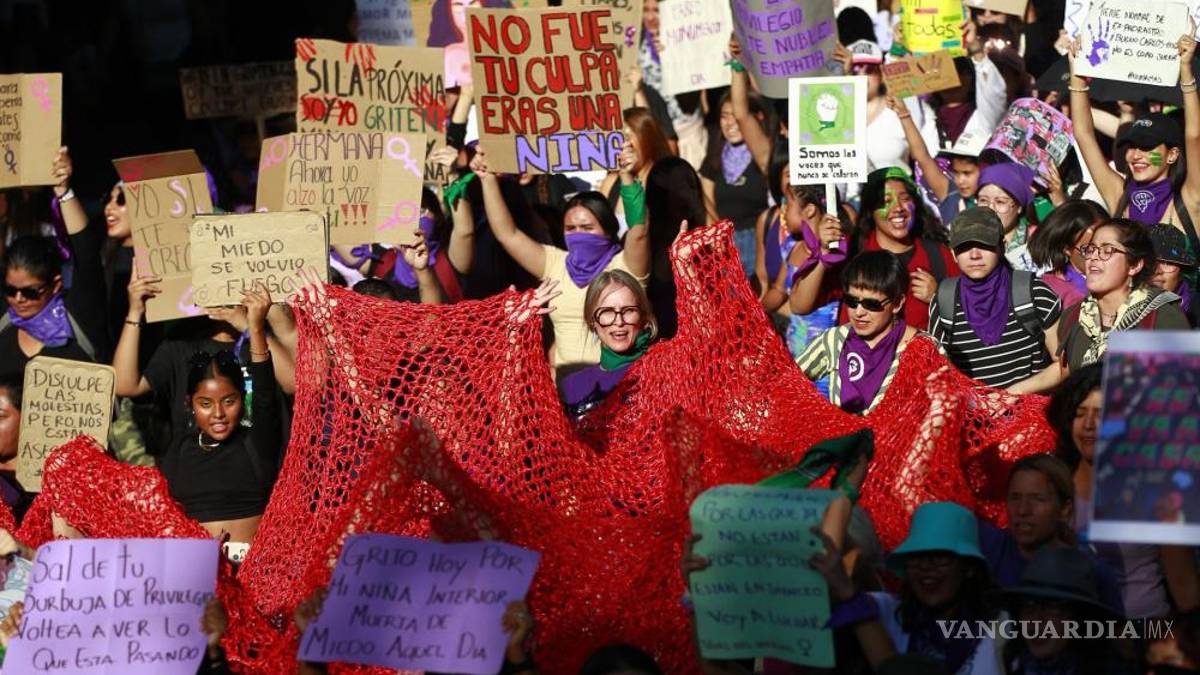 8M: Entre el dolor y la rabia con el grito de “Ni una más” miles de mujeres toman las calles en México (fotos)