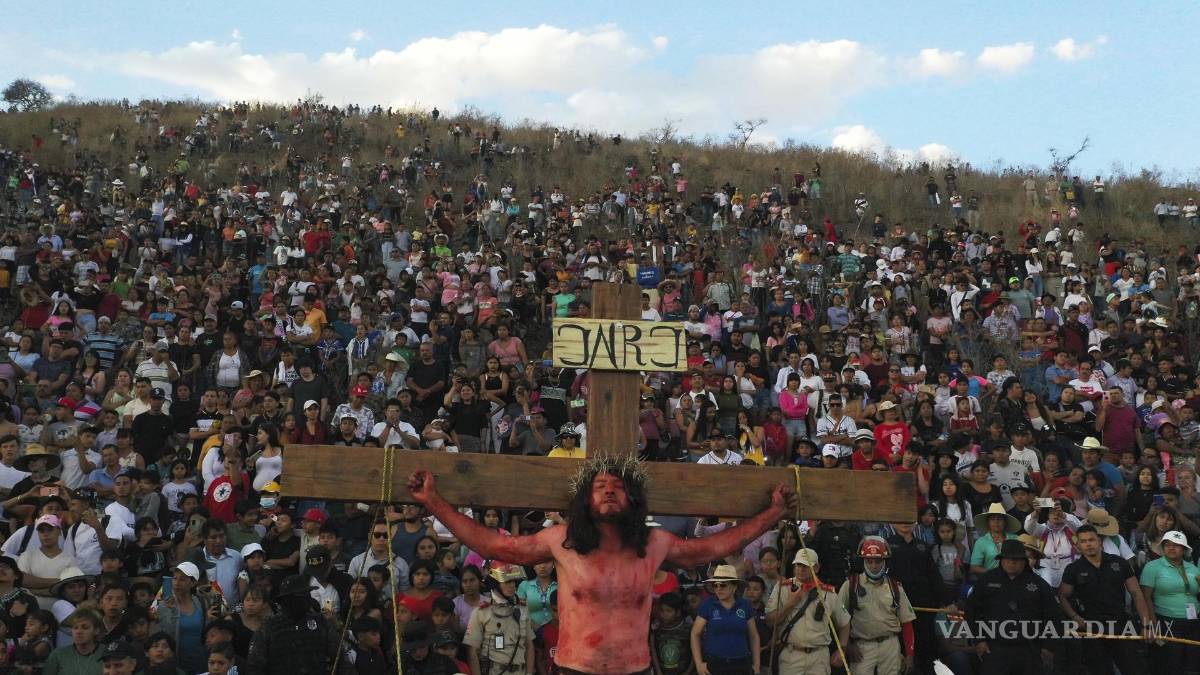 Estas son las 43 imágenes de las representaciones del Viernes Santo que atraparon la atención en el mundo (fotos)