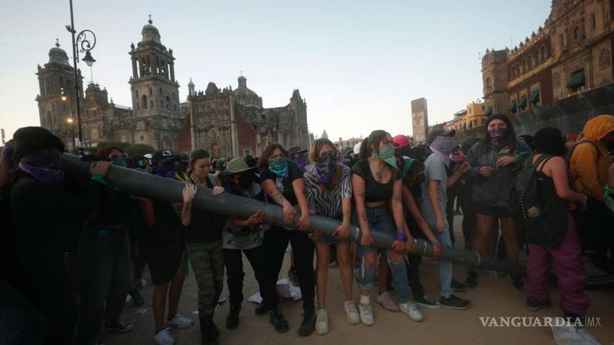 8M: Entre el dolor y la rabia con el grito de “Ni una más” miles de mujeres toman las calles en México (fotos)