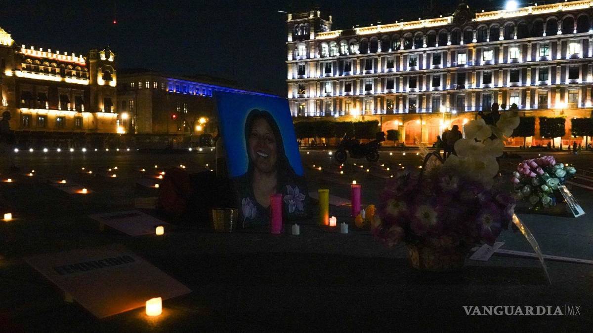 8M, cerca de 1,000 lápidas en el Zócalo de Ciudad de México recuerdan a las víctimas de feminicidio (fotos)