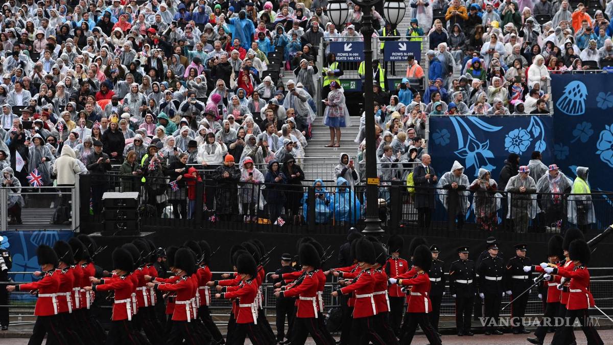 Así inicia el reinado del Carlos III tras una larga espera para ser el monarca británico (fotos)