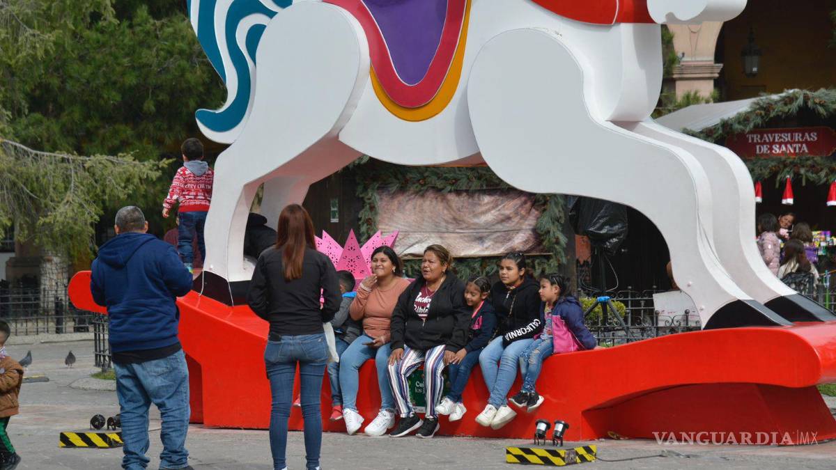 Descansa Saltillo en Navidad, plazas y calles se vacías; estrenan ciudadanos regalos al aire libre