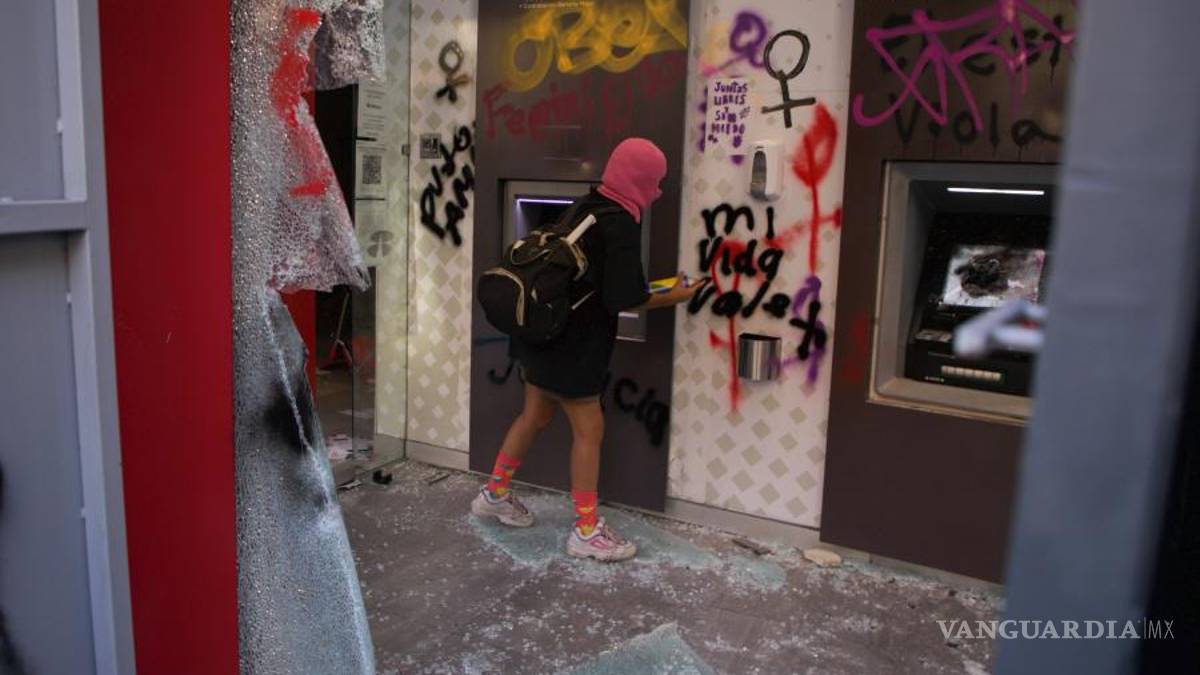 8M: Entre el dolor y la rabia con el grito de “Ni una más” miles de mujeres toman las calles en México (fotos)