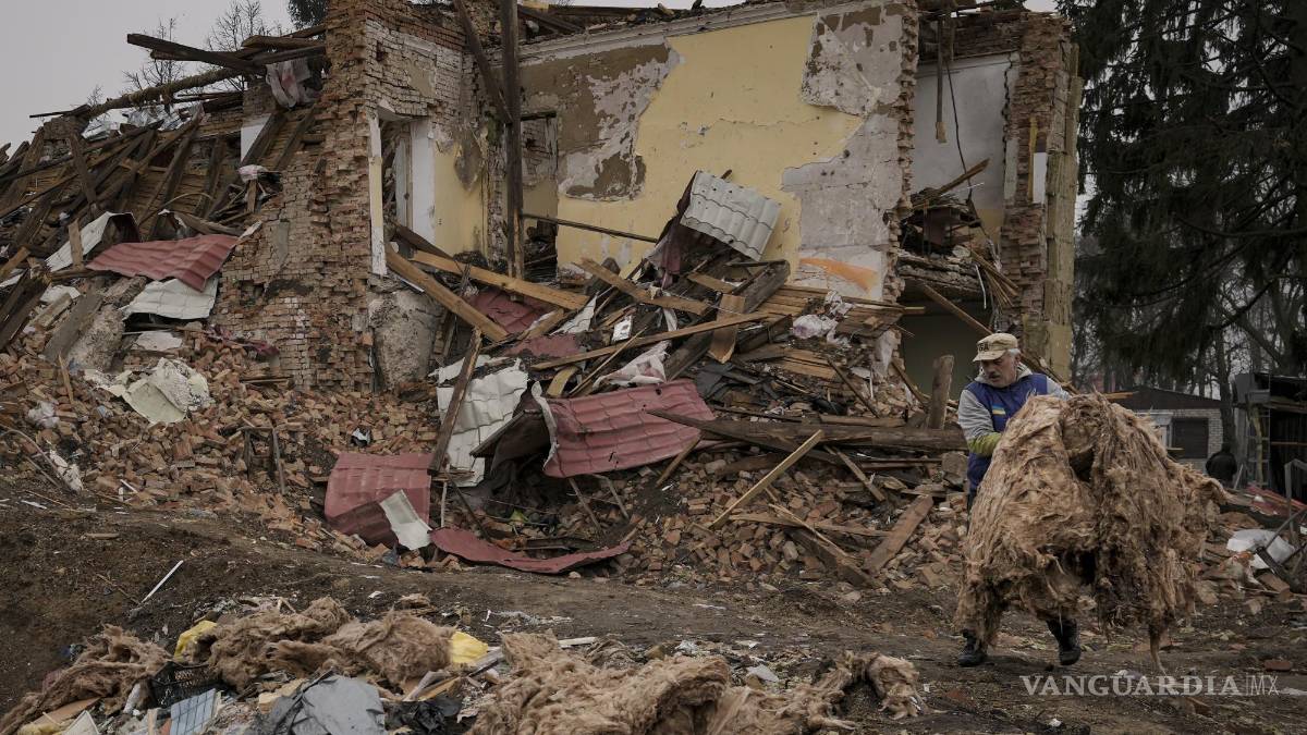 Restos de los combates, un reflejo de la infame guerra en Ucrania