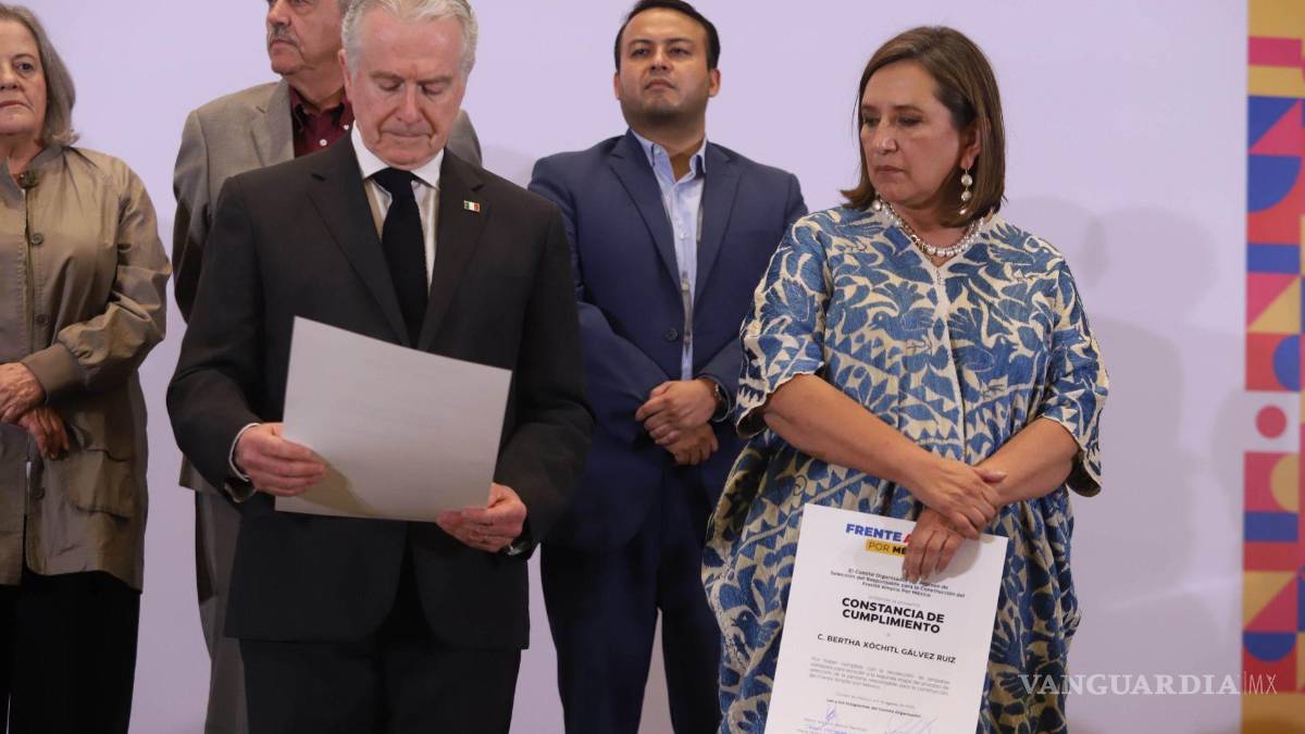 Santiago Creel felicita a Xóchitl Gálvez tras ganar encuesta del Frente Amplio