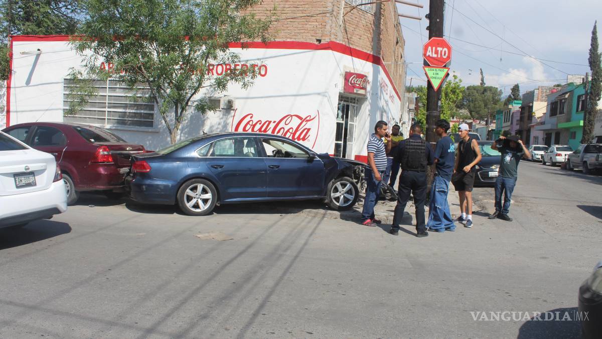 Joven provoca choque múltiple y es detenido por conducir en estado de ebriedad, en Saltillo