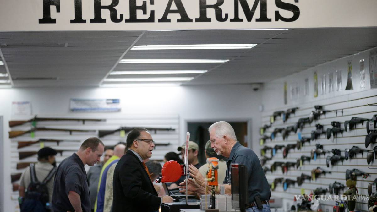 Pese a matanzas y tiroteos, prolifera posesión de armas en EU