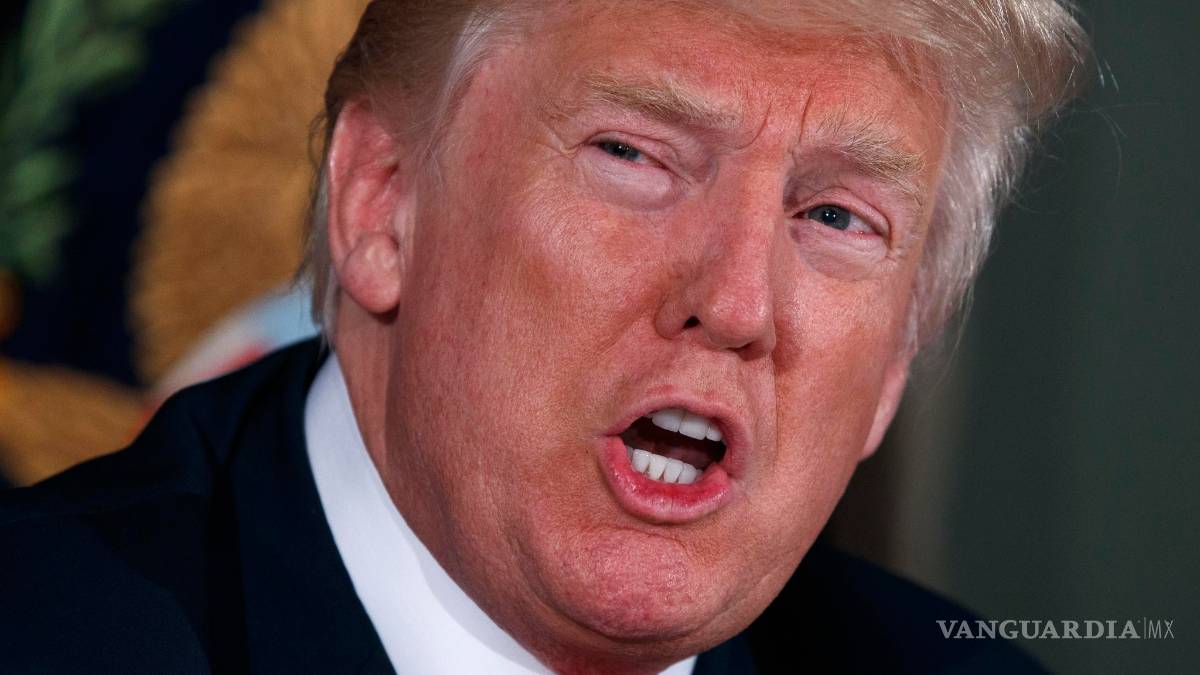 Analizan gastos del gobierno en negocios de Donald Trump