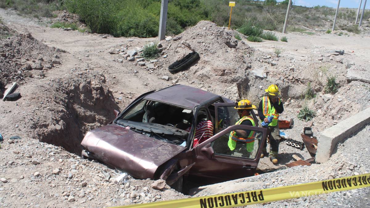 Muere prensado tras caer a barranco en la Saltillo-Zacatecas; cuatro personas lesionadas