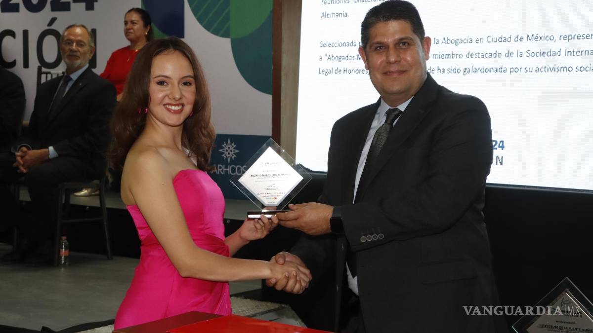 ¡Honor a quien honor merece! Entregan el Premio de Vinculación 2024 a estudiantes y maestros