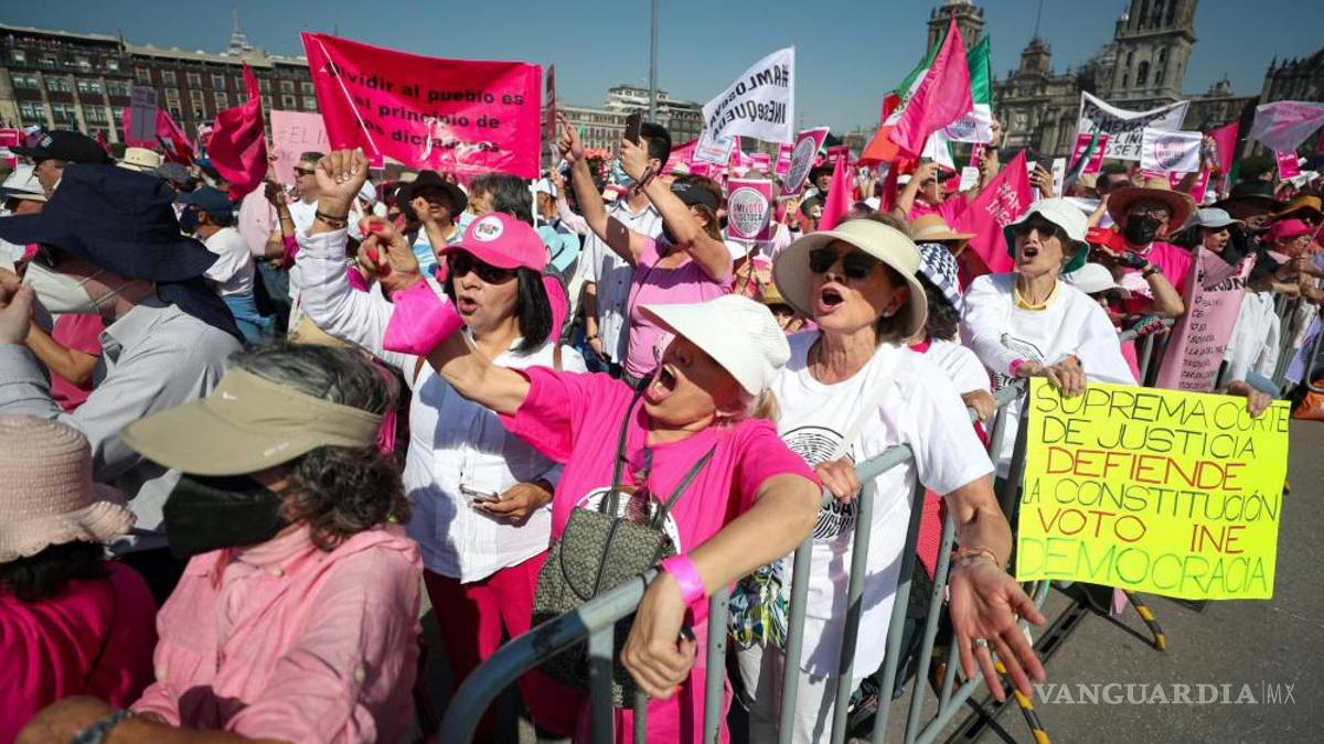 Así toman las calles y plazas miles de mexicanos para defender al INE (Fotos)