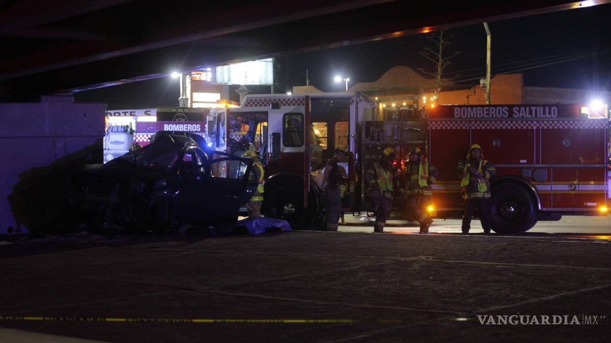 Padre e hijo pierden la vida al impactarse contra puente en V. Carranza