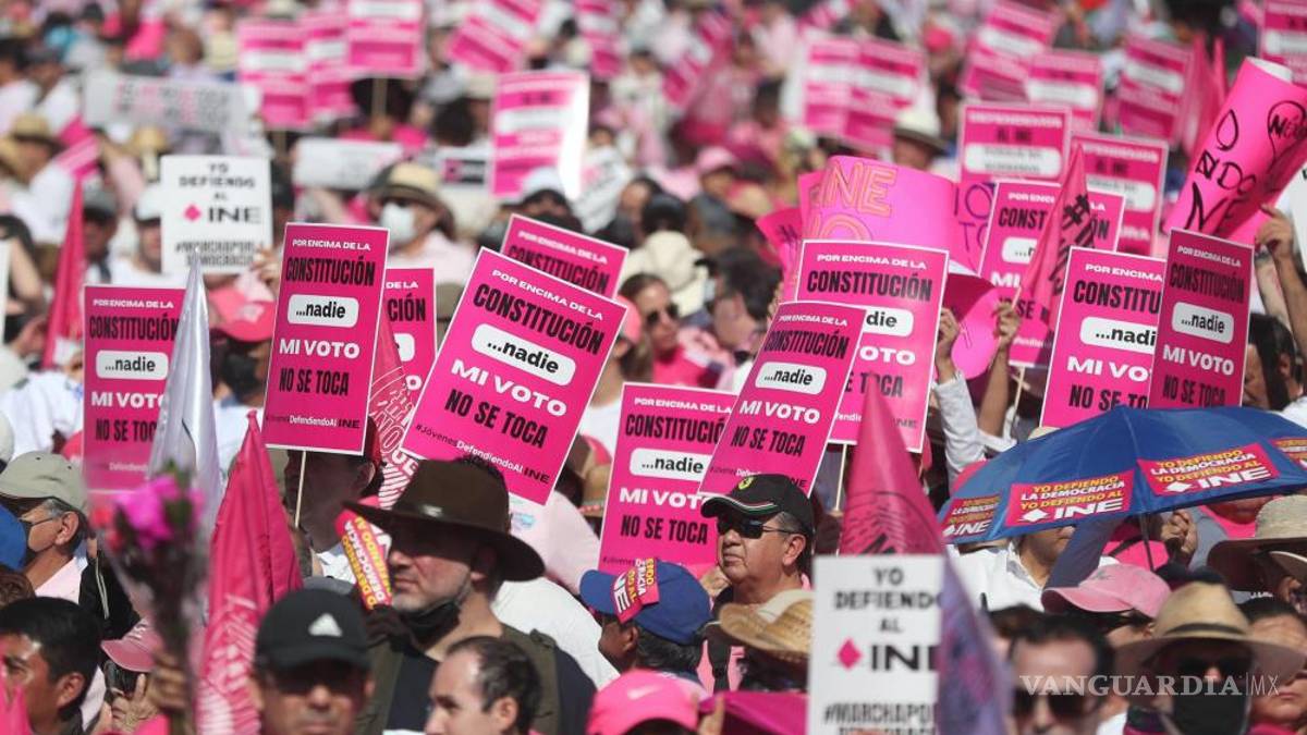 Así toman las calles y plazas miles de mexicanos para defender al INE (Fotos)