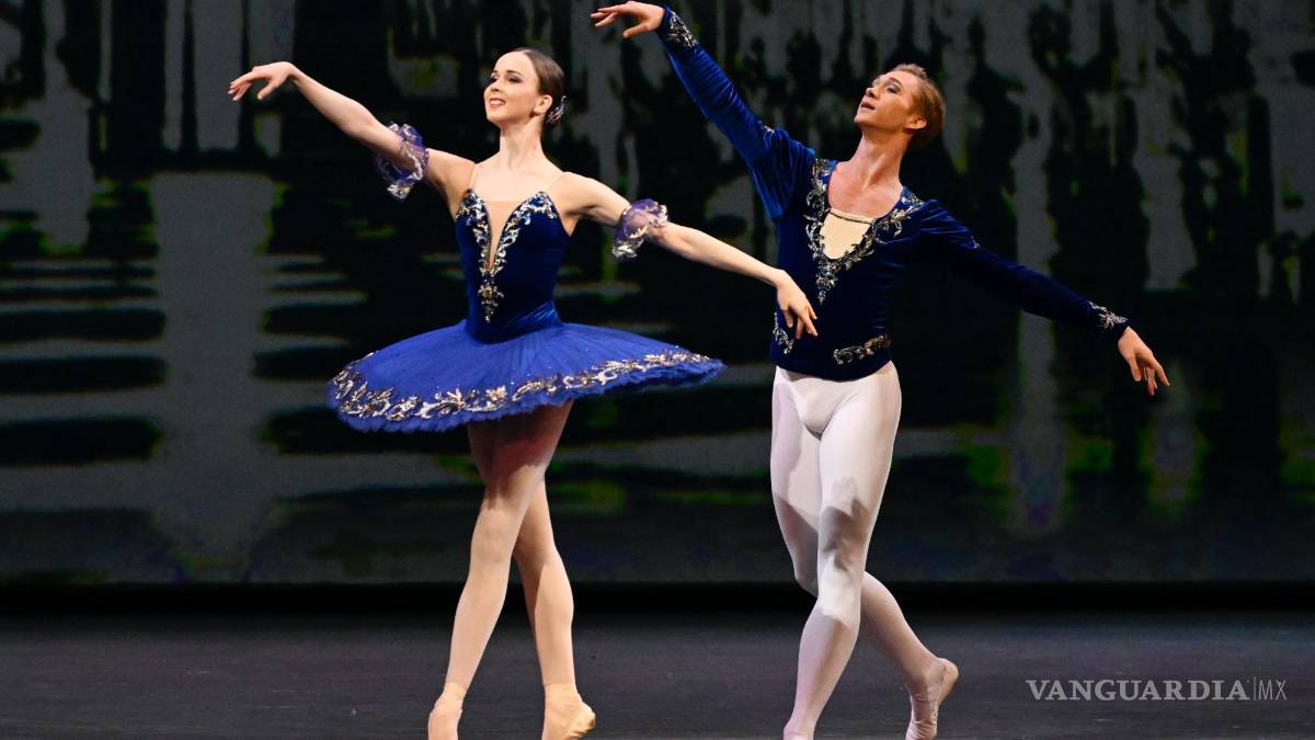 Así es como bailarines de varios países buscan un lugar en el Teatro Bolshoi de Moscú (fotos)