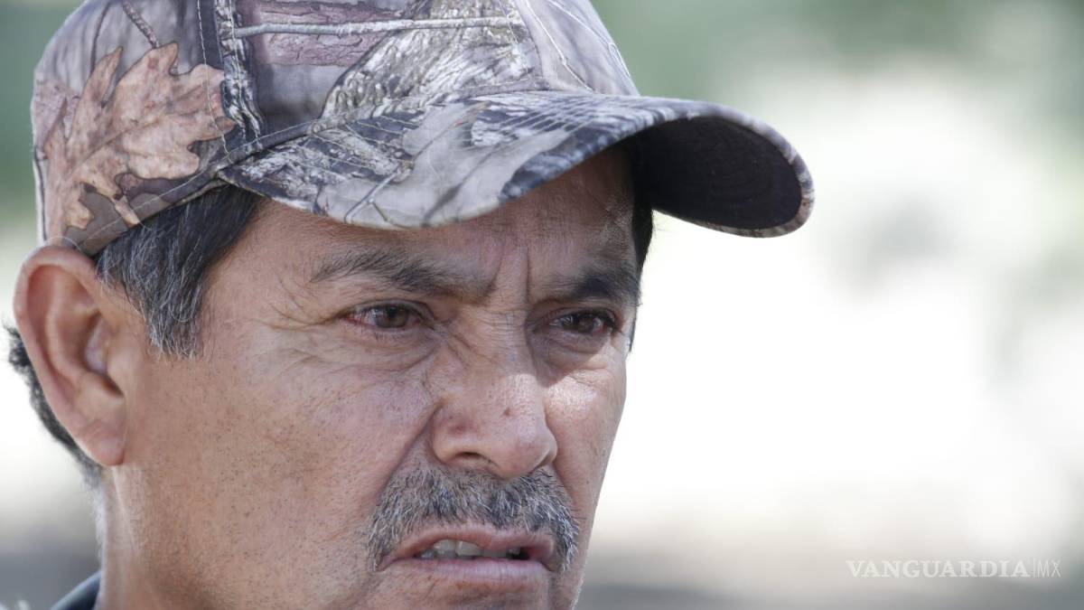 Da Don Plutarco esperanza a familiares de los mineros atrapados en Agujita, Sabinas