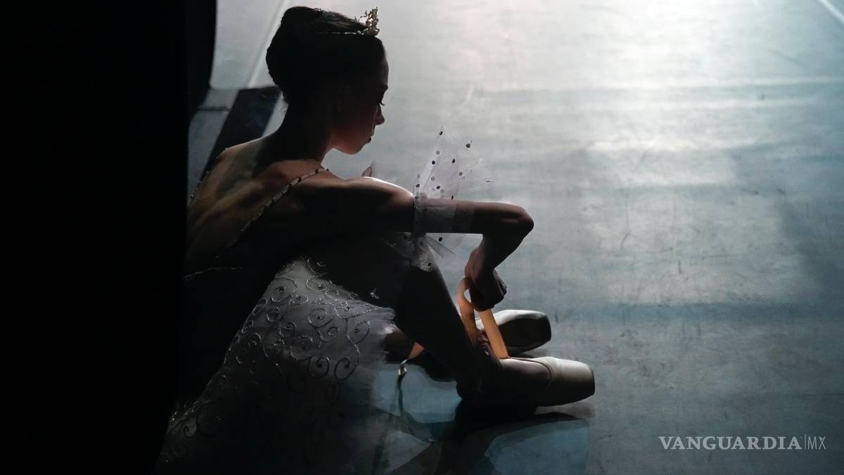 Así es como bailarines de varios países buscan un lugar en el Teatro Bolshoi de Moscú (fotos)