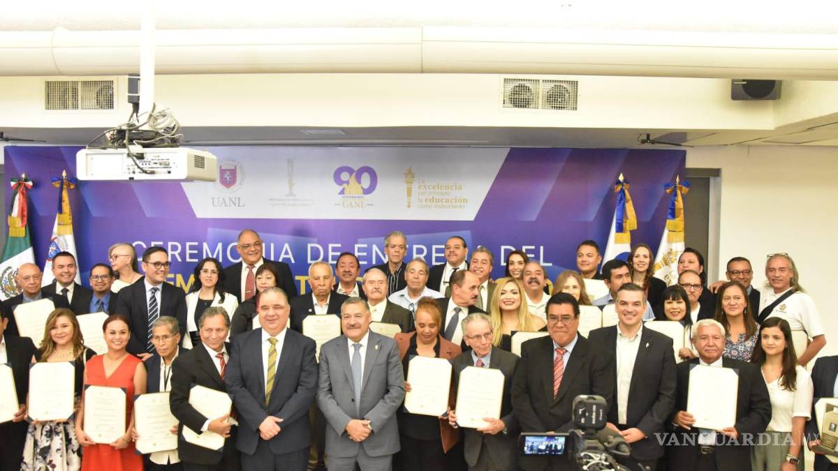Entregan Premio Estatal de Periodismo en Nuevo León