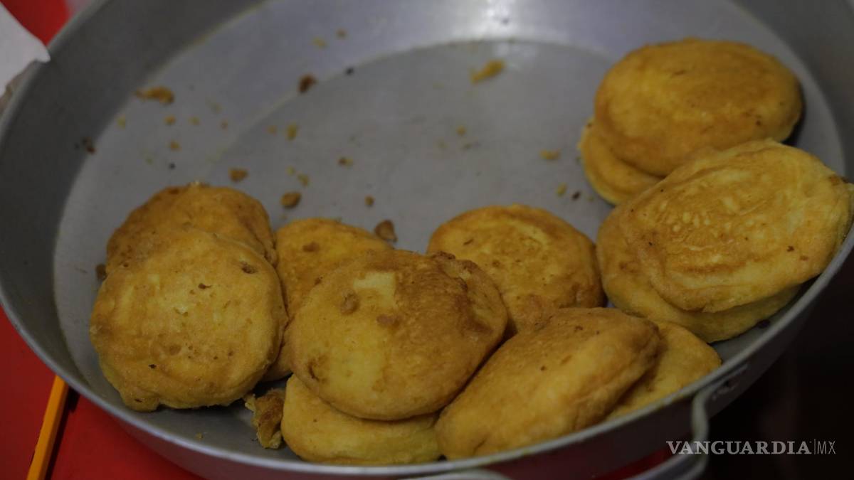 ¡Desde capirotada hasta nopalitos con salsa! Con la Cuaresma, saltillenses se lanzan por comida tradicional