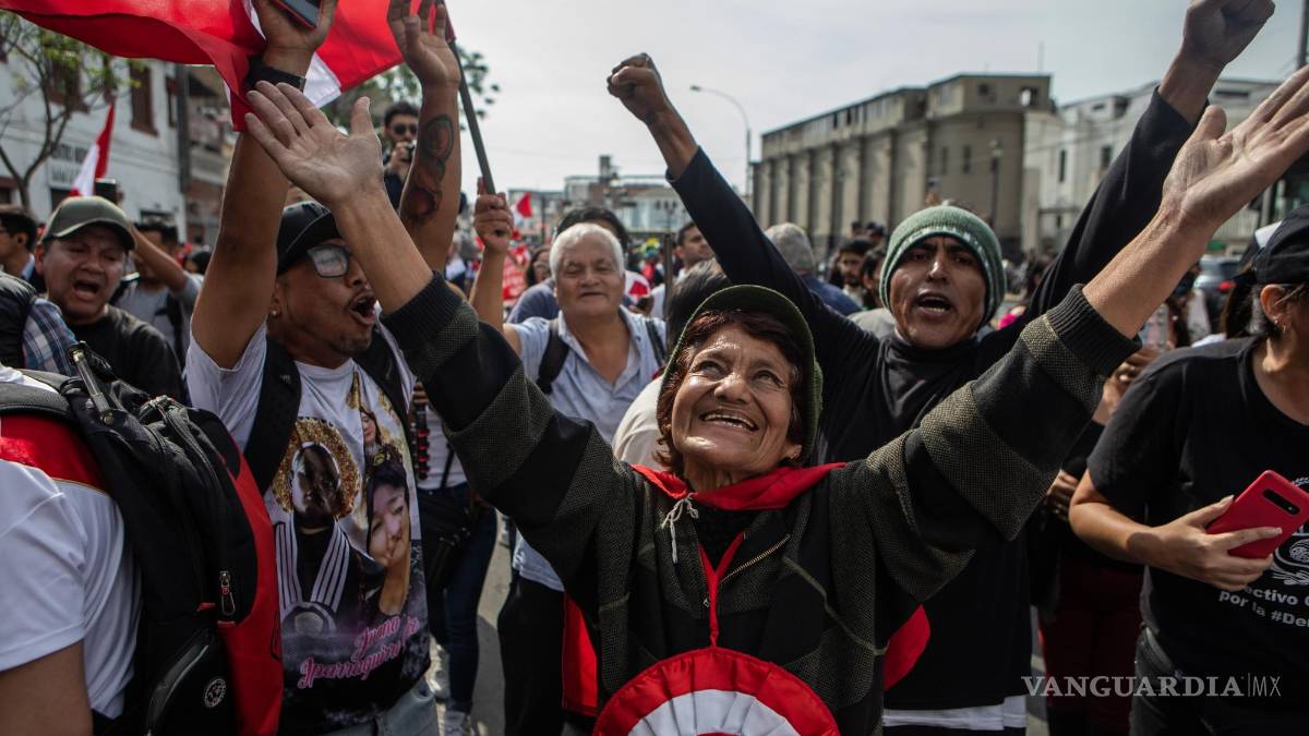 Los retos de Dina Boluarte, primera presidenta de Perú