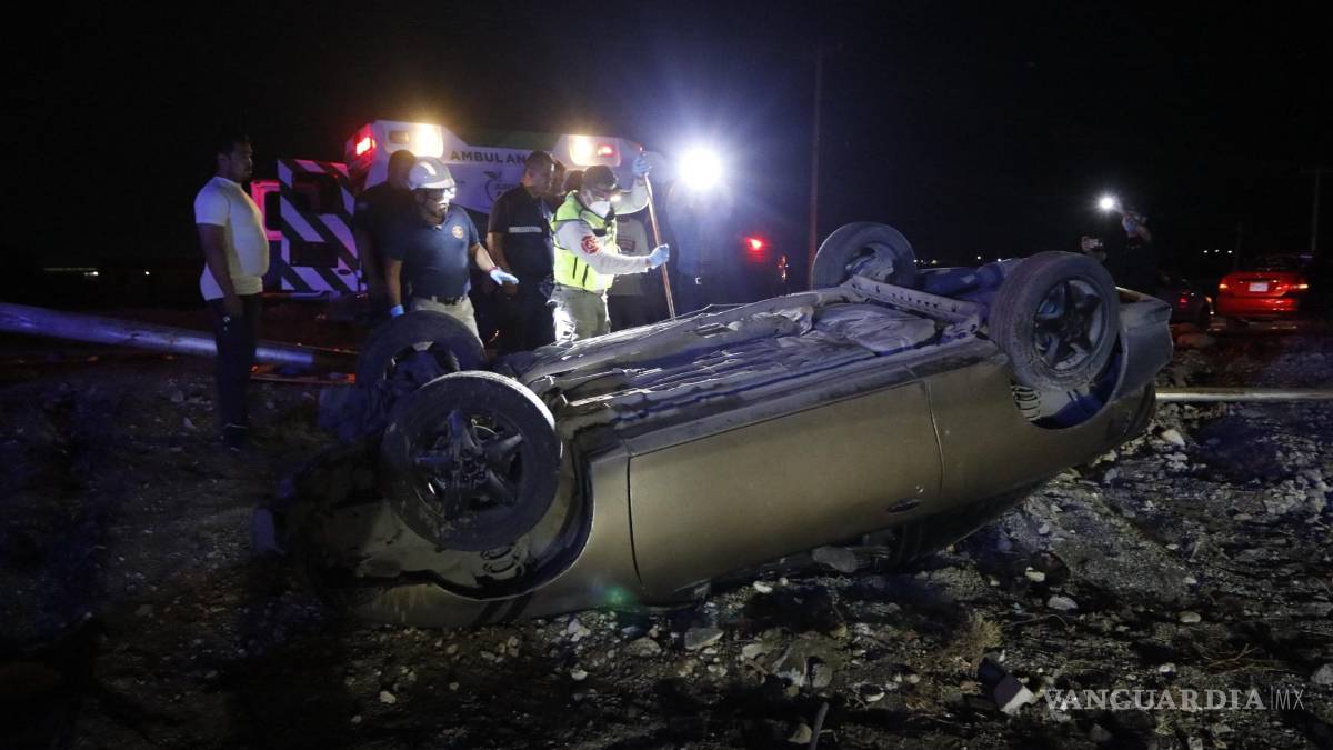 Padre arriesga vida de su hijo por manejar ebrio, en el Libramiento Flores Tapia
