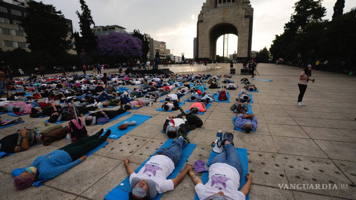 Así conmemoran en CDMX el Día Mundial del Sueño, cientos de personas se toman una “siesta masiva” (Fotos)