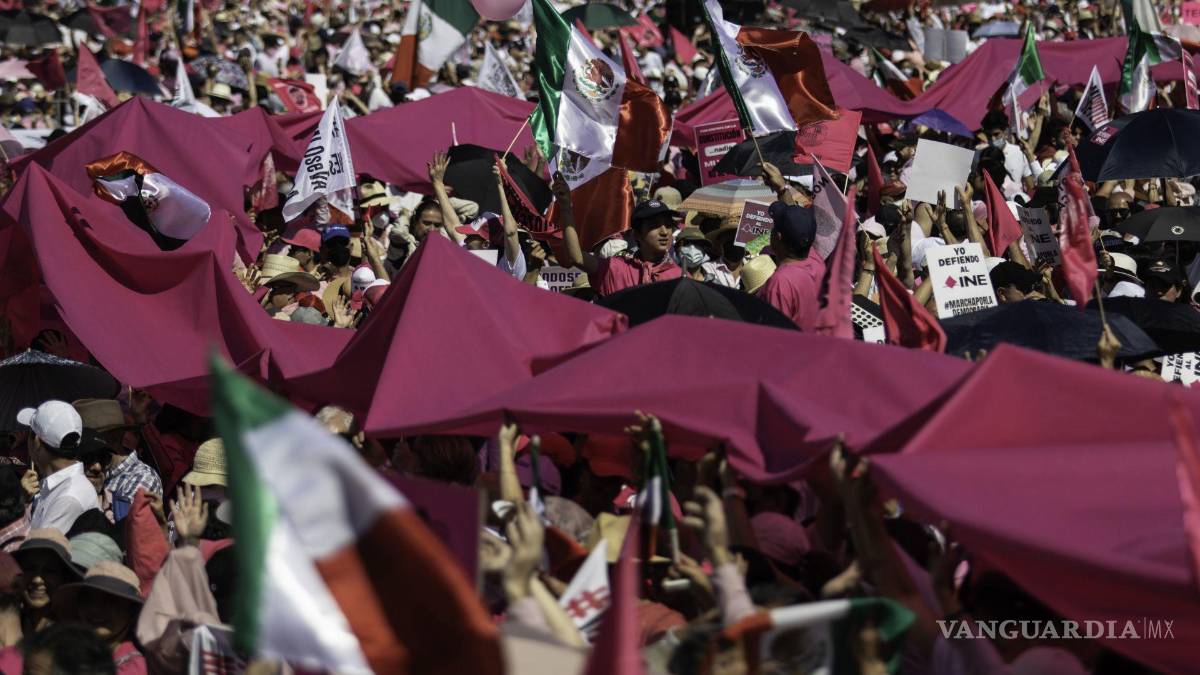 Así toman las calles y plazas miles de mexicanos para defender al INE (Fotos)
