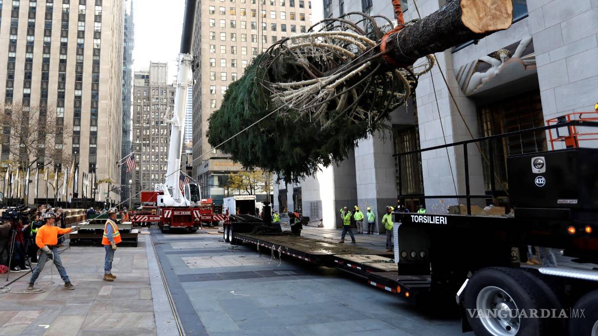 ¡Ya es Navidad! Llega a Nueva York árbol de Rockefeller Center