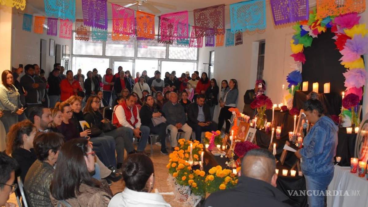 Levantan altares de muertos en honor a priistas monclovenses que dejaron legado
