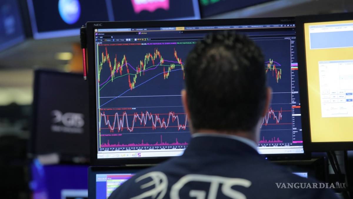 Wall Street en caída libre, tras amenazas de de Trump de subir aranceles a China