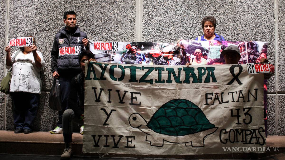 Reportaron haber visto con vida 11 días después a los 43 normalistas