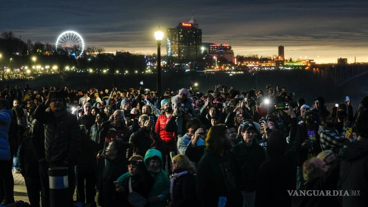 Así cautiva, maravilla y asombra el eclipse solar desde Mazatlán hasta la isla de Terranova (fotos)