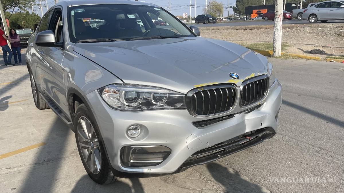 Choque múltiple causa caos en el bulevar Carranza de Saltillo, 5 vehículos involucrados