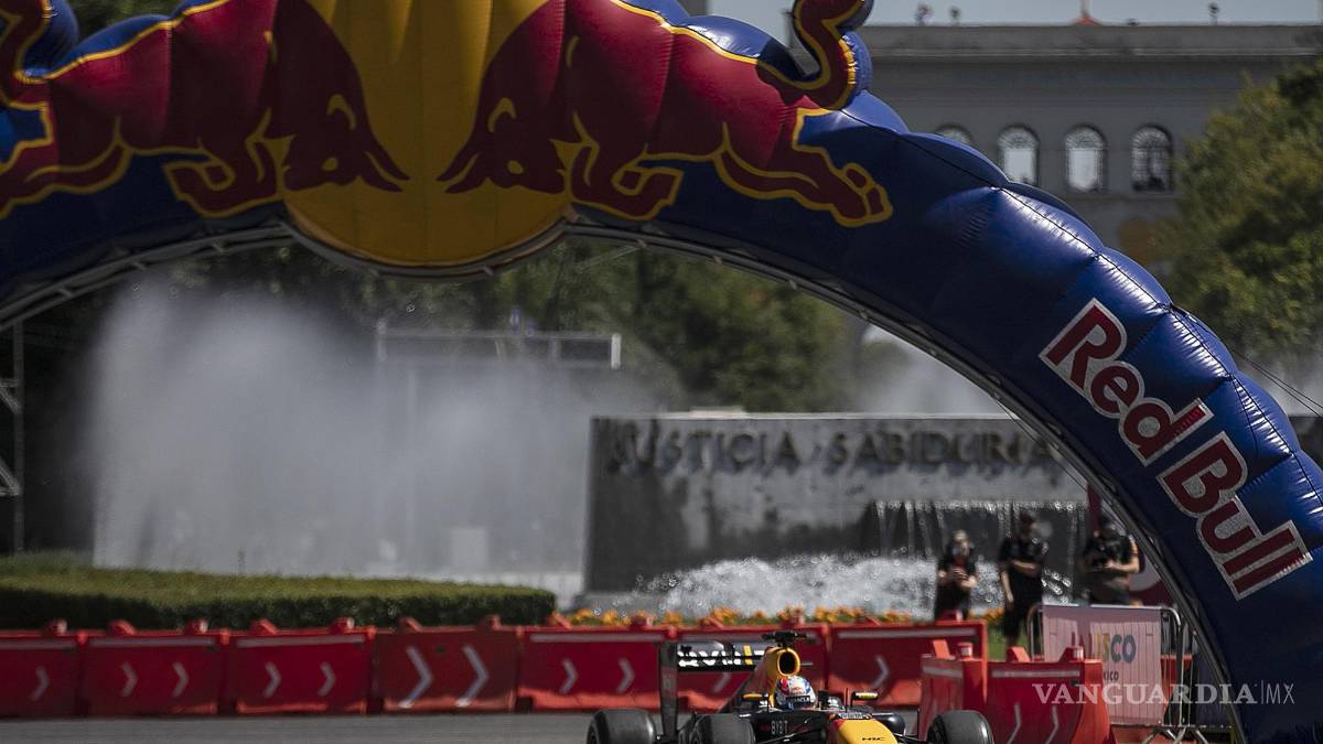 Así fue el Red Bull Show Run de Guadalajara; niño burla seguridad para conocer a ‘Checo’ Pérez