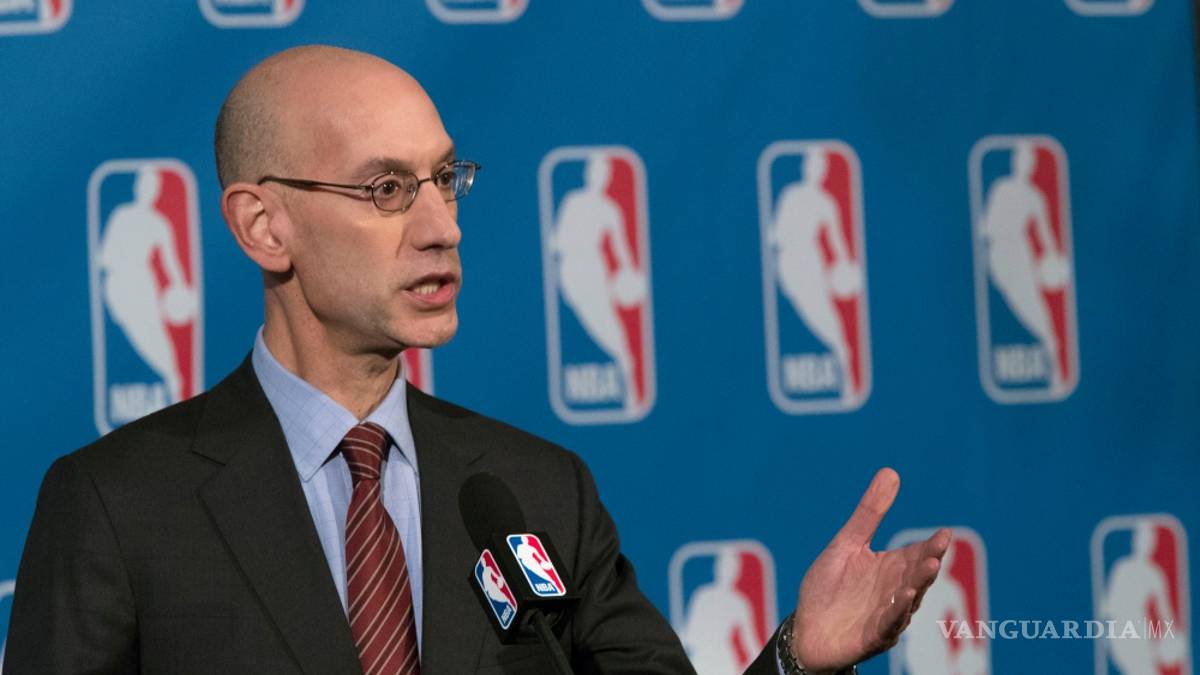 Reduce la NBA los tiempos muertos para hacer más ágil el juego