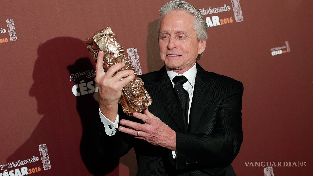 Acepta Michael Douglas su segundo César honorífico en París