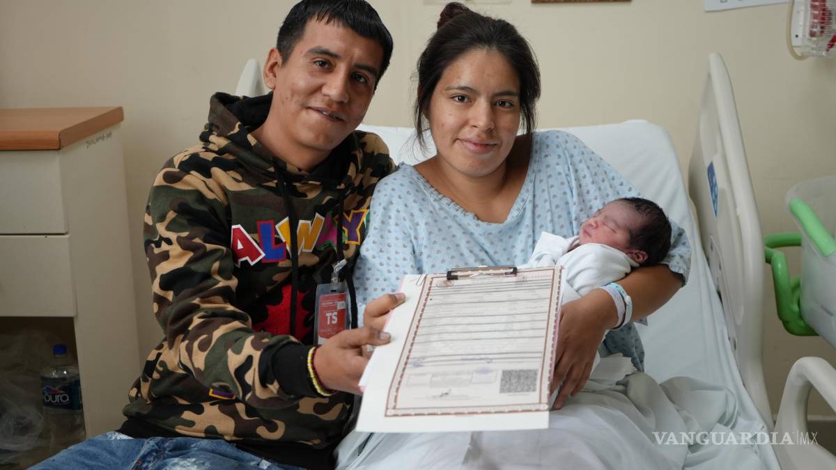 Reciben en Hospital Regional Materno Infantil al primer bebé del 2025 en Nuevo León