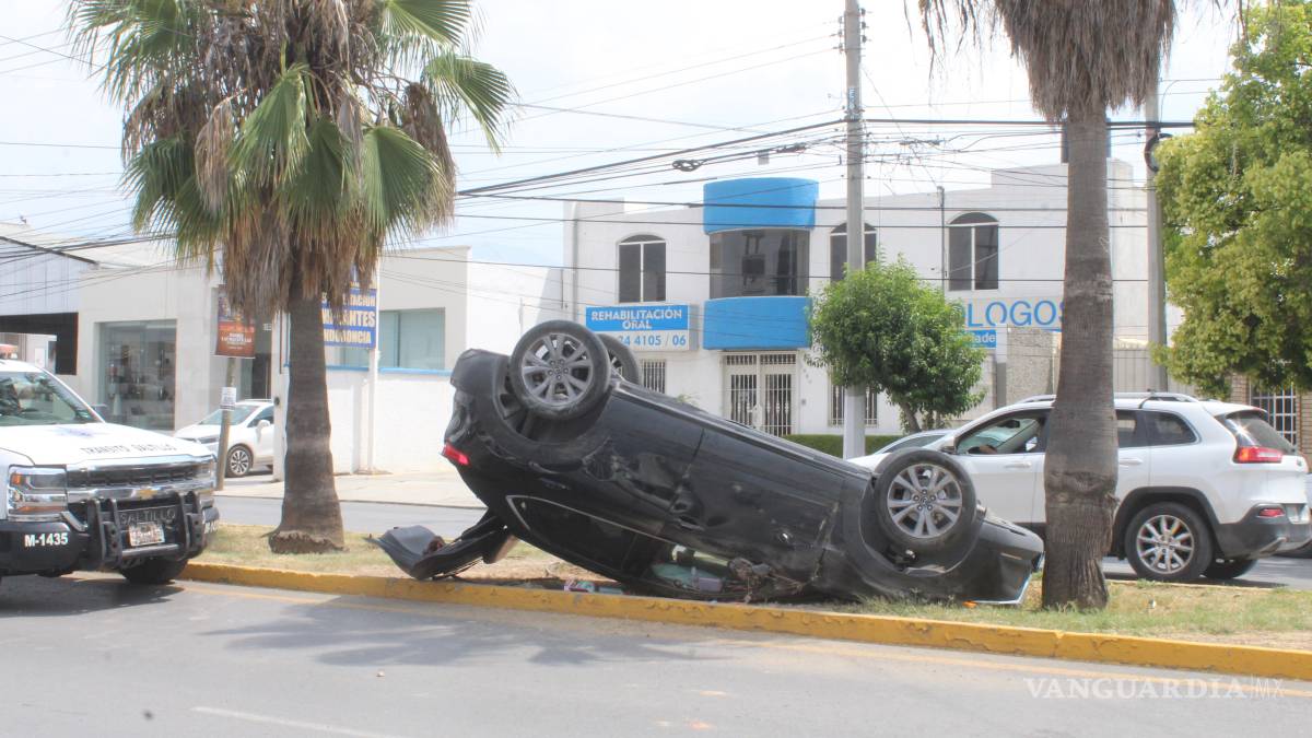 Menor de 7 años resulta lesionada tras volcadura en Saltillo