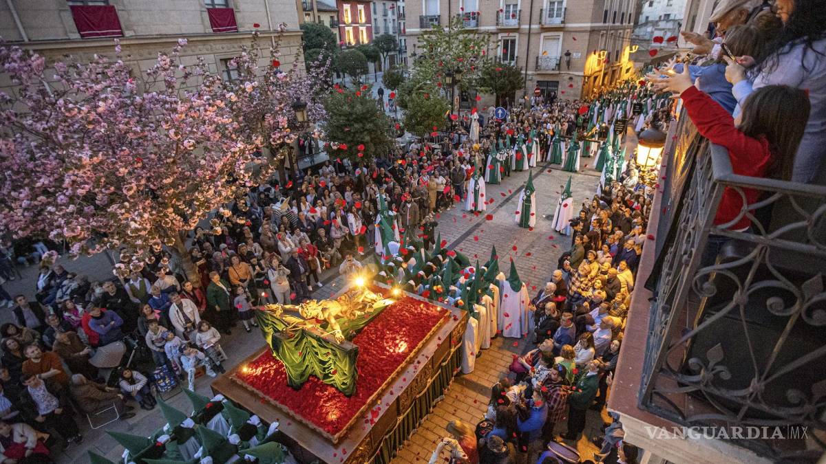 Estas son las 43 imágenes de las representaciones del Viernes Santo que atraparon la atención en el mundo (fotos)