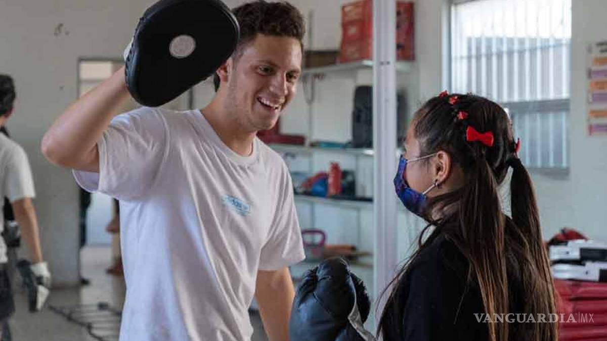Abre estudiante de Prepa academia de box gratuita en colonia Omega de Saltillo