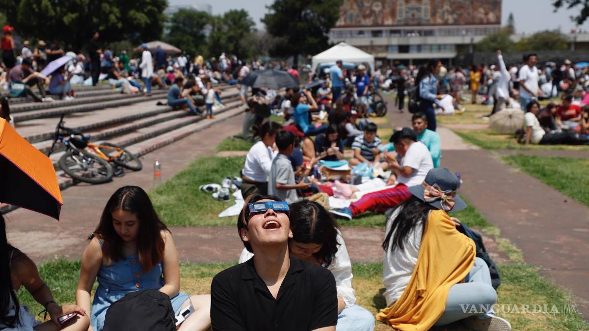 Así cautiva, maravilla y asombra el eclipse solar desde Mazatlán hasta la isla de Terranova (fotos)