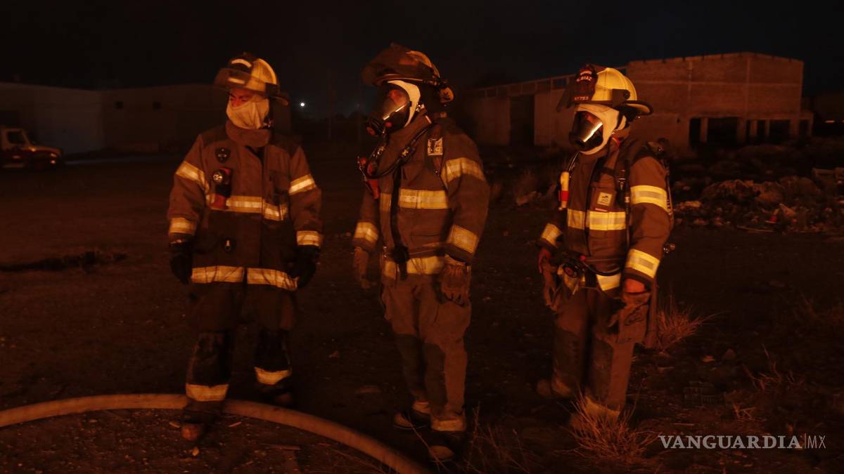 Incendio en recicladora causa movilización de Bomberos de Saltillo