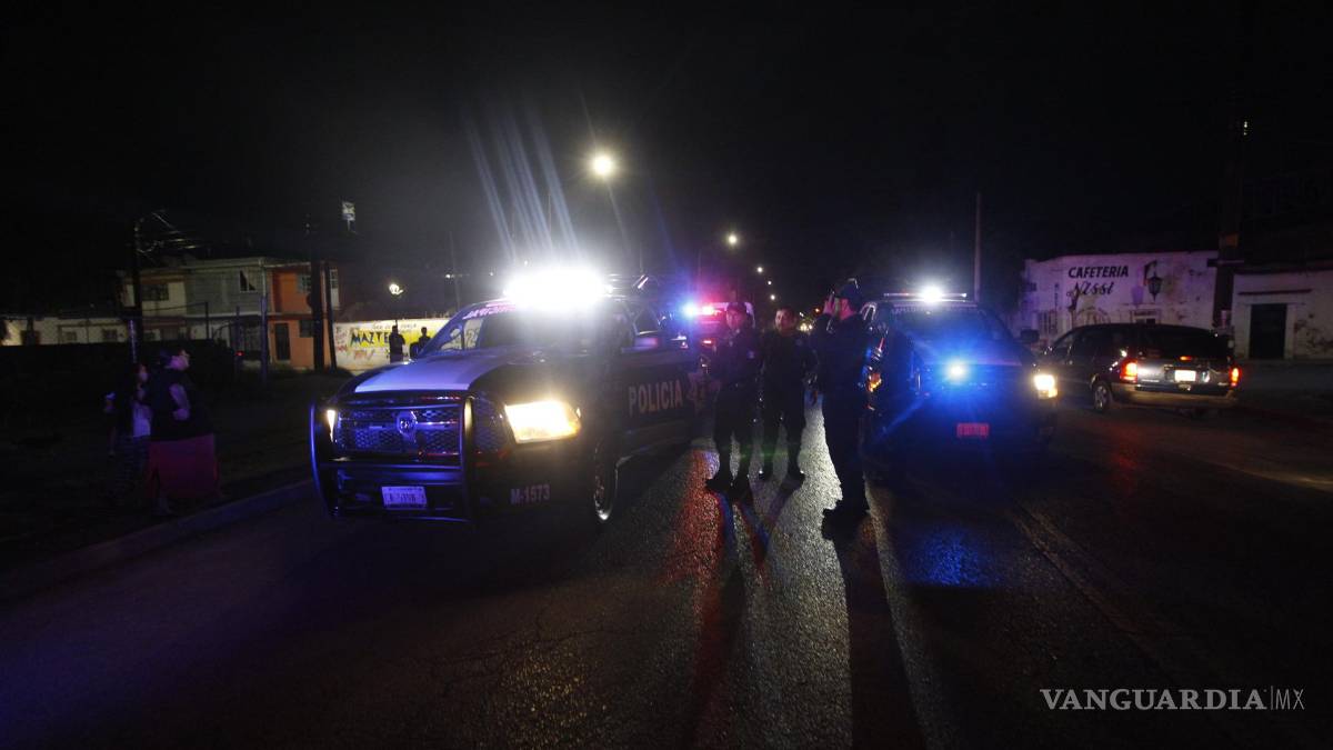 Jóvenes protagonizan riña en centro de Saltillo; policía detiene a 6 menores de edad