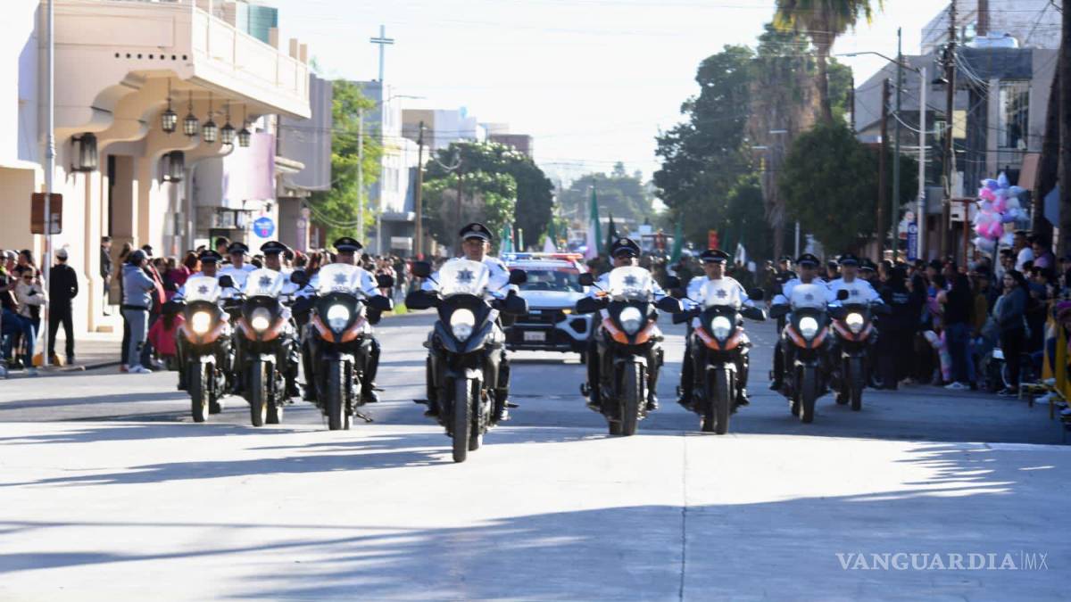 Unas 30 mil personas presencian el desfile de la Revolución Mexicana en Torreón